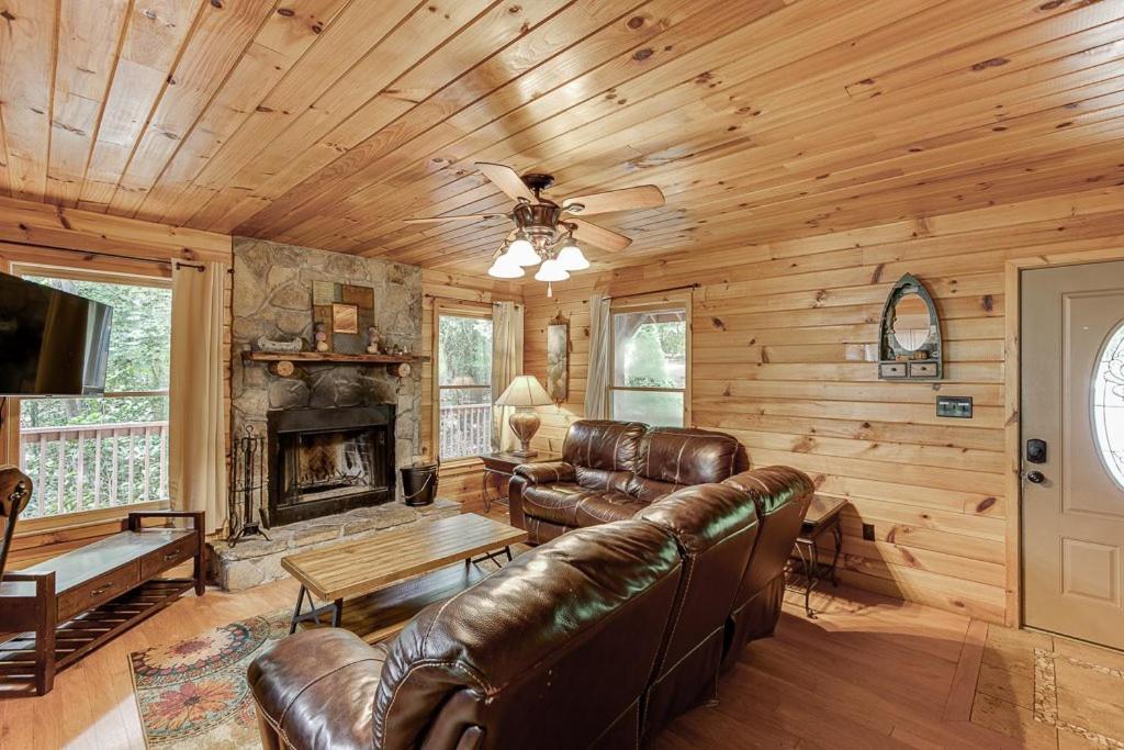 Cabin With Jacuzzi & Hydrotherapy Spanear Helen Cleveland Exterior photo