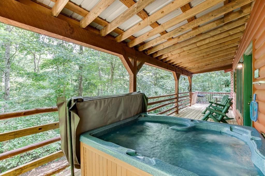 Cabin With Jacuzzi & Hydrotherapy Spanear Helen Cleveland Exterior photo