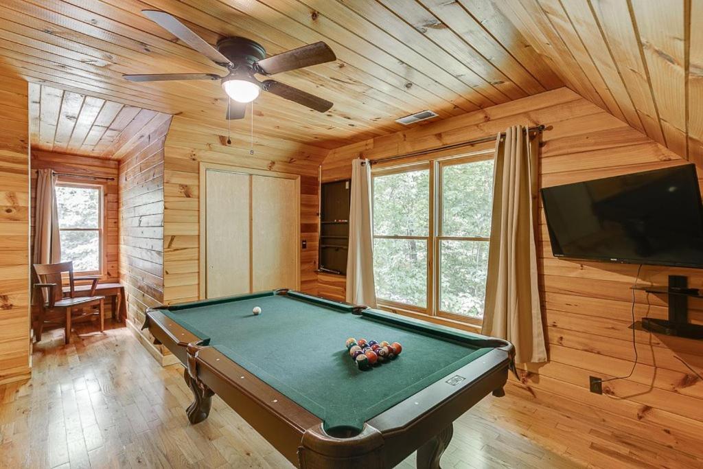 Cabin With Jacuzzi & Hydrotherapy Spanear Helen Cleveland Exterior photo