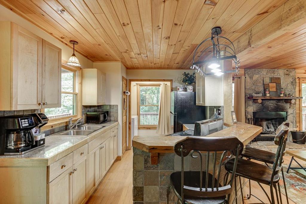 Cabin With Jacuzzi & Hydrotherapy Spanear Helen Cleveland Exterior photo